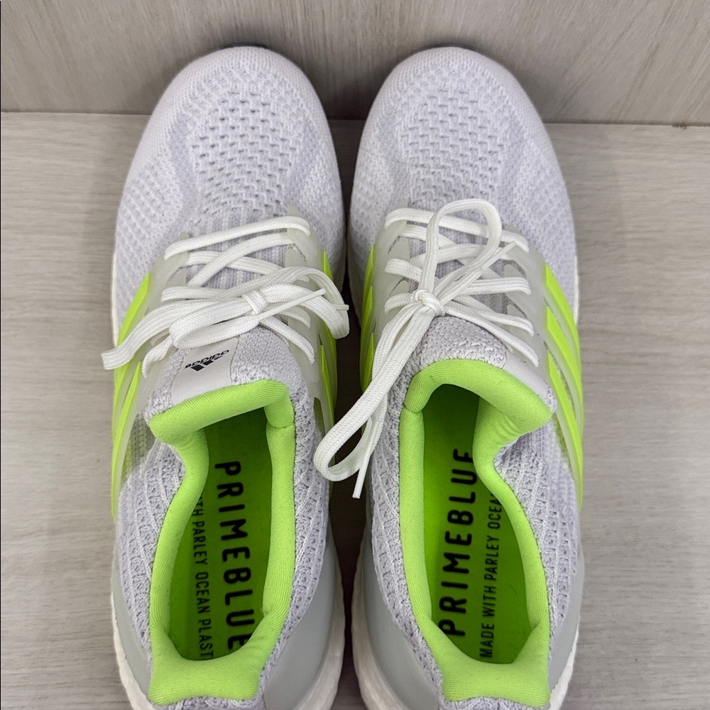 Adidas Ultra Boost - Picture 5 of 10